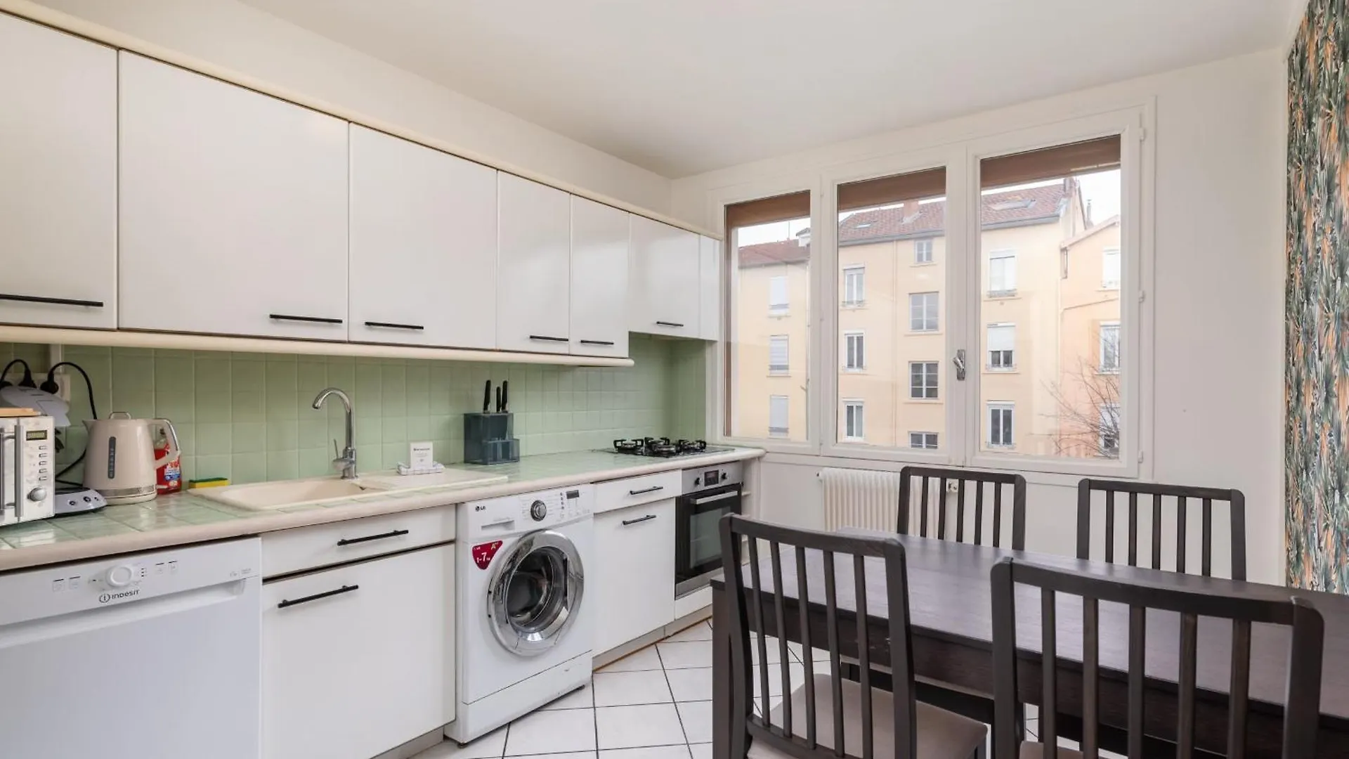 Buissiere Apartment - Cozy For 4 People In Oullins 0*,  France