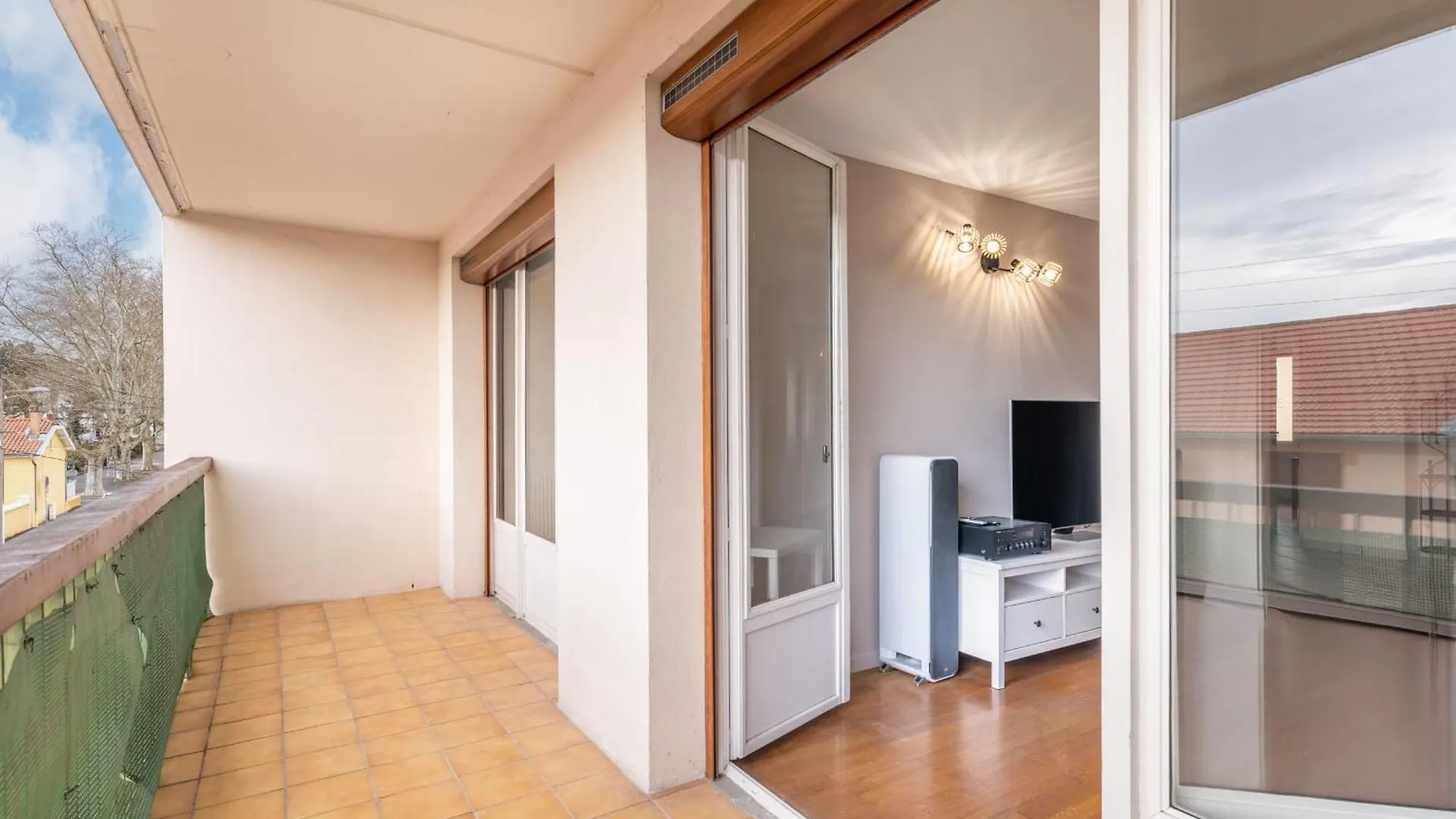 Buissiere Apartment - Cozy For 4 People In Oullins 0*,